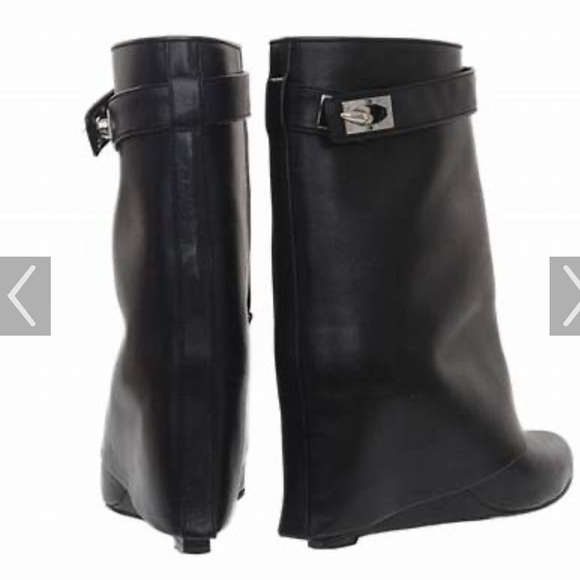 100% Authentic Givenchy Shark- Lock Boots Size. 37 - Picture 3 of 12